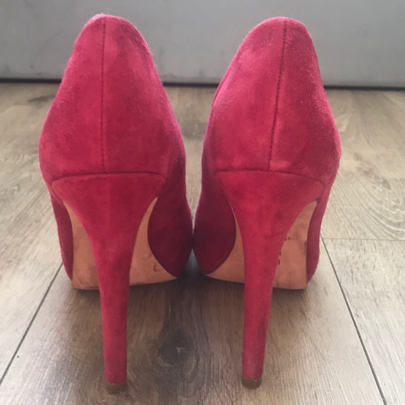 Red heels - Picture 7 of 9